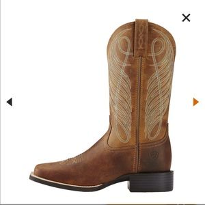 Womens Ariat boots. Size 7.